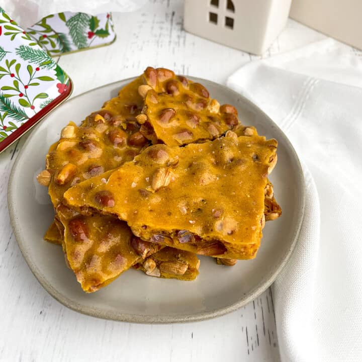 Microwave peanut brittle with raw peanuts